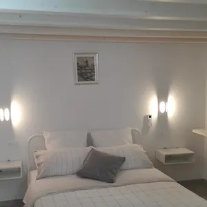 https://la-colombara-chioggia.hotelinveneto.com